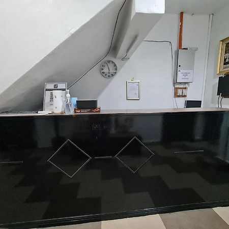 Oyo 90936 Hotel Manjoi Inn איפוה מראה חיצוני תמונה