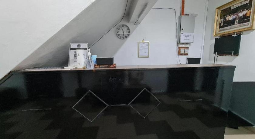 Oyo 90936 Hotel Manjoi Inn איפוה מראה חיצוני תמונה